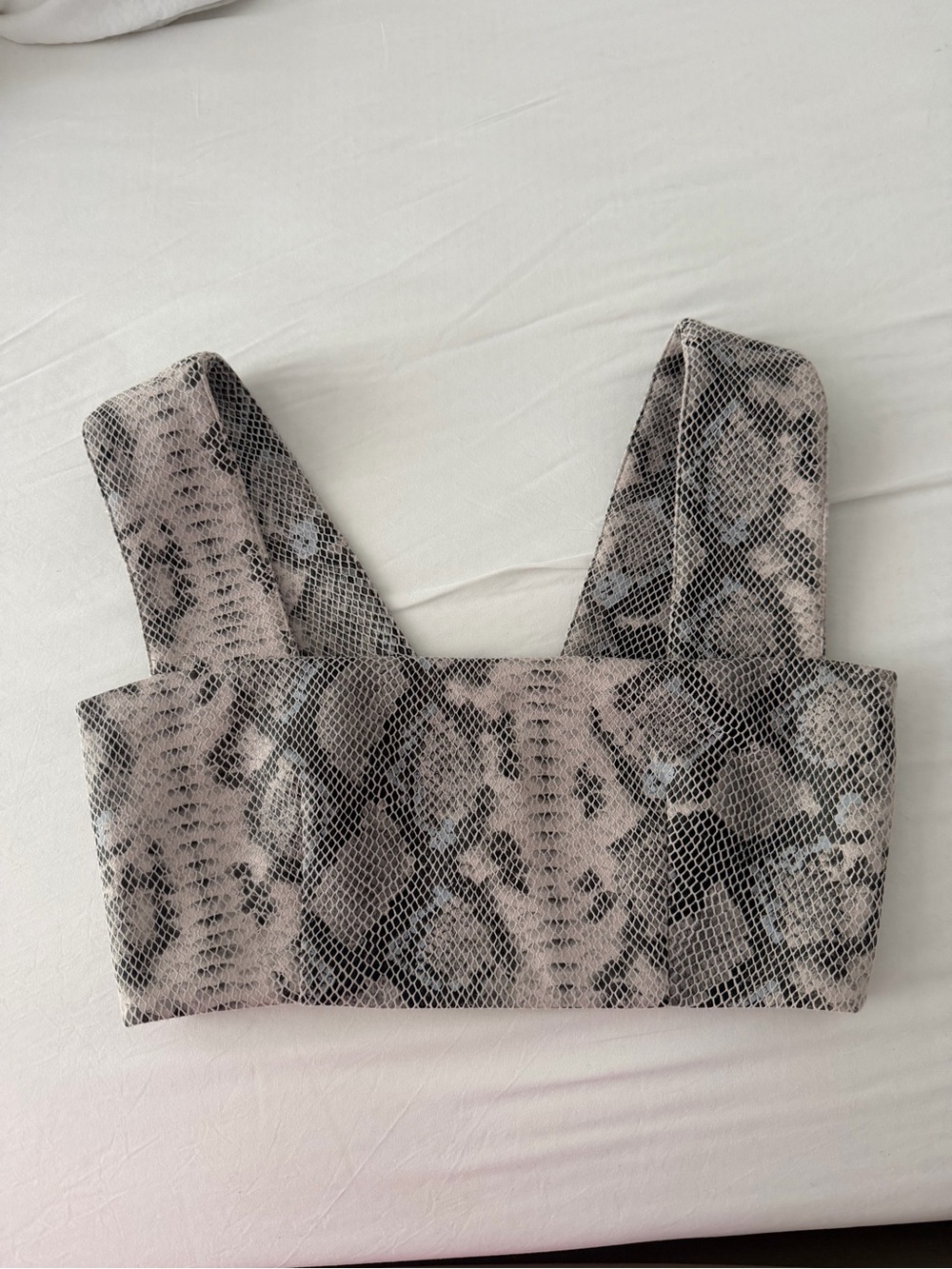 Oliviaceous cropped top